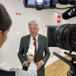 Dreh für ServusTV in Klagenfurt, 2024 im Auftrag von Five Elements Films